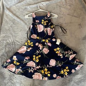 Lovely floral dress NWT